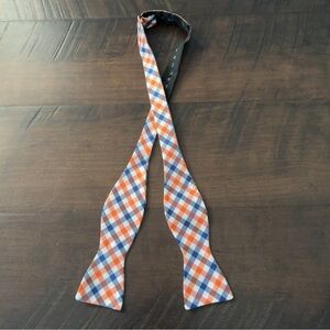 Collared Greens Bow Tie